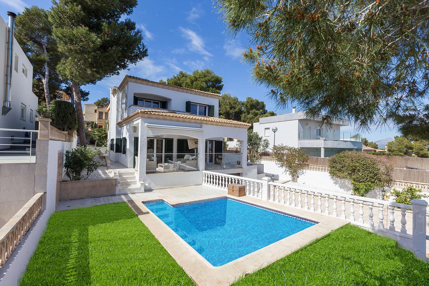 Moderne, elegante Villa in Hafennähe in El Toro