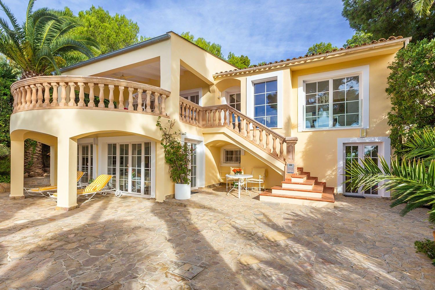 Mediterrane Villa mit fant. Meerblick