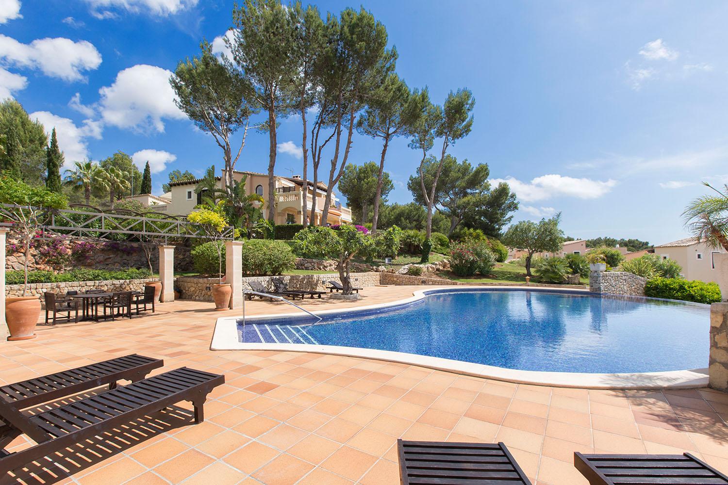 Komfortable  Penthauswohnung am Golfplatz !