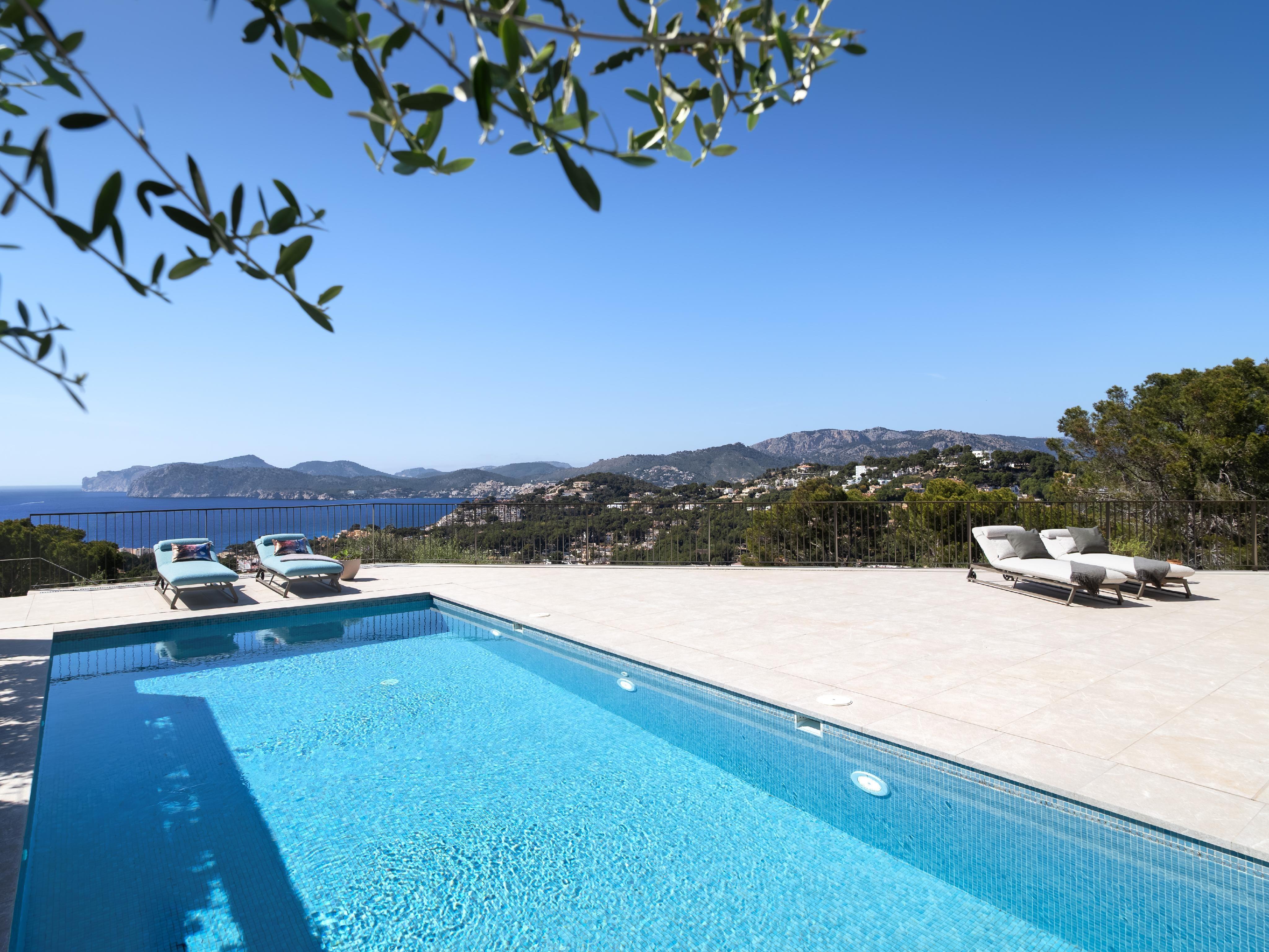 Stilvolle Meerblickvilla in ruhiger Lage !